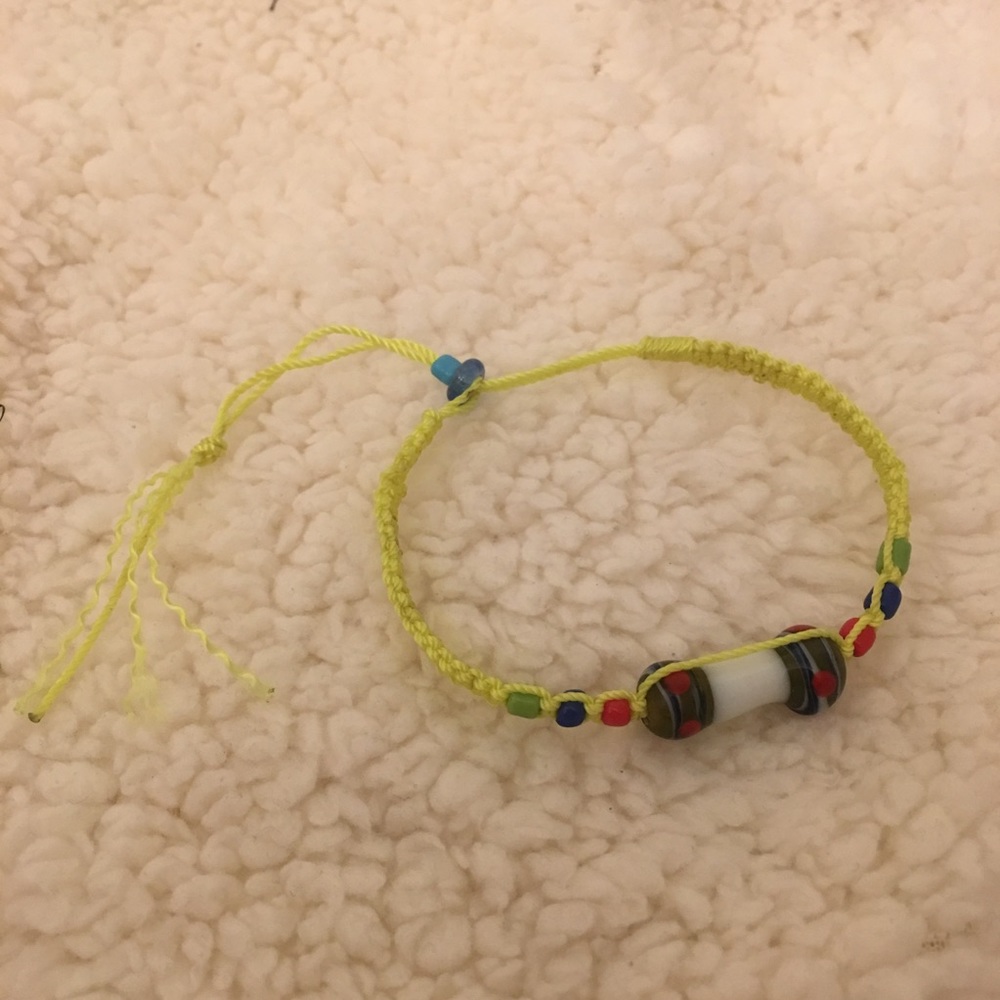 Adjustable rope bracelet with beads